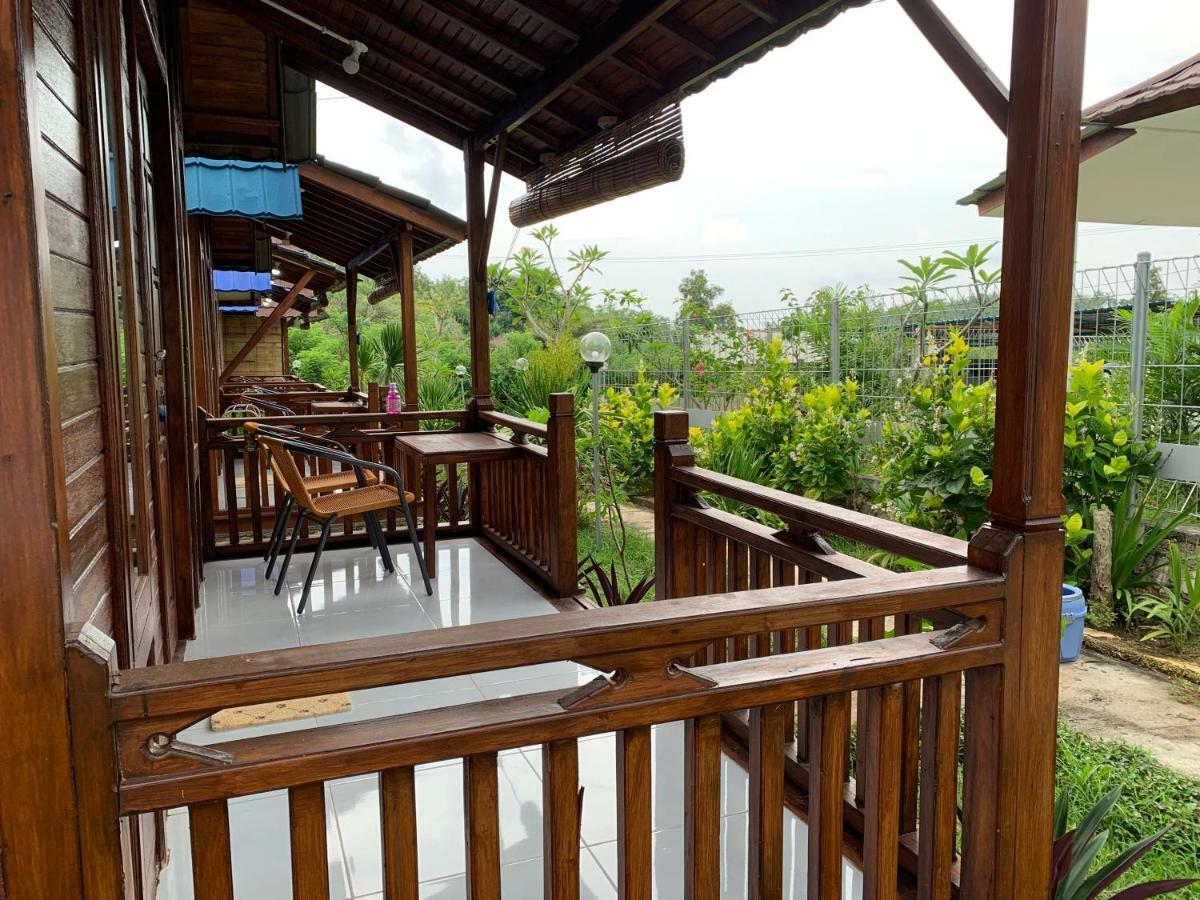 Tanah Penida Bungalows Ped Exteriör bild